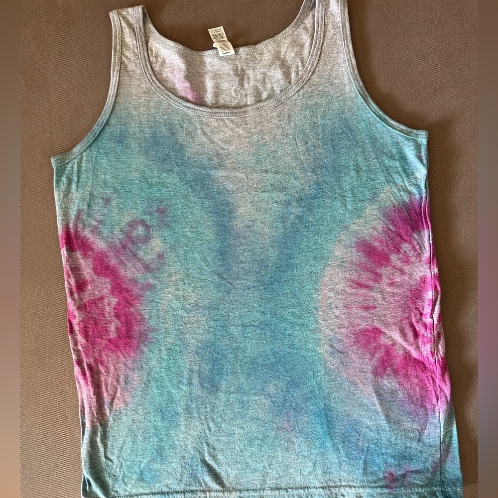 NWOT Tie dyed anvil tank top size Medium grey pink blue